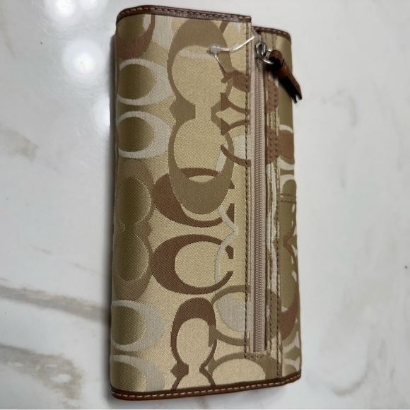 Coach Wallet - Picture 4 of 6